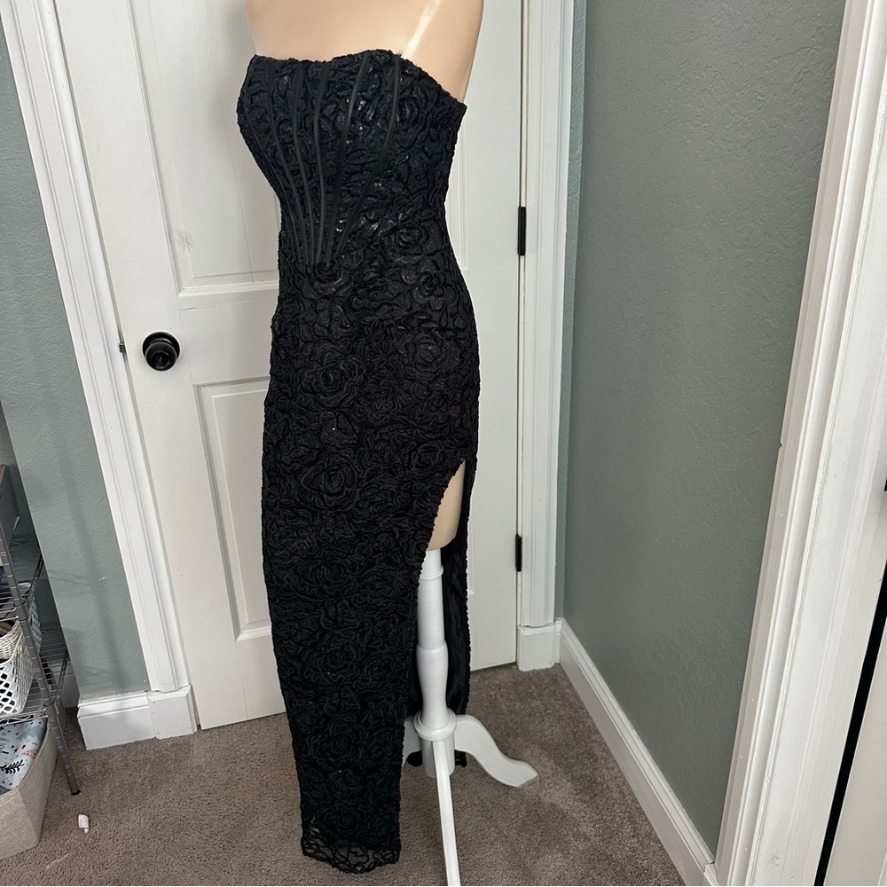 LULU’S STATELY AURA MESH VELVET STRAPLESS BUSTIER MAXI DRESS - Picture 9 of 16